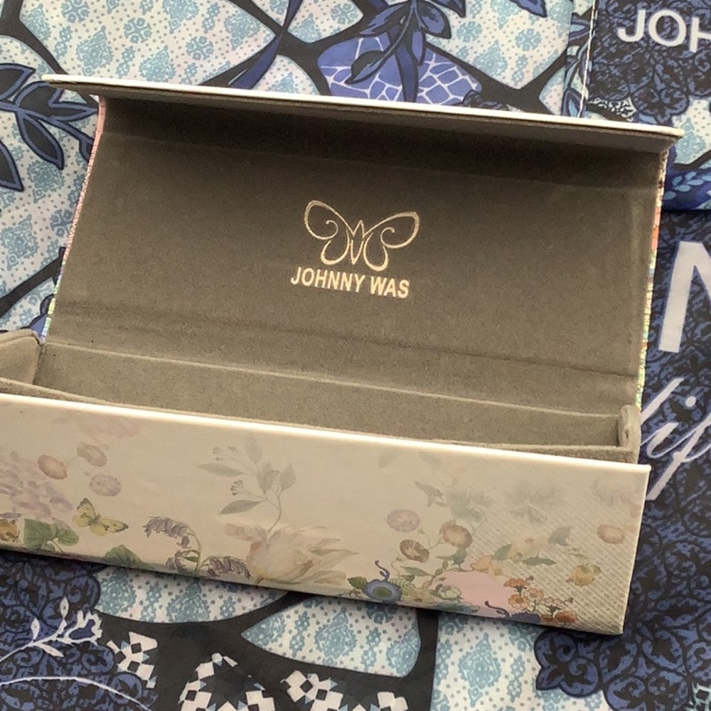 JOHNNY WAS sunglass case, and shopping bag - Picture 2 of 4